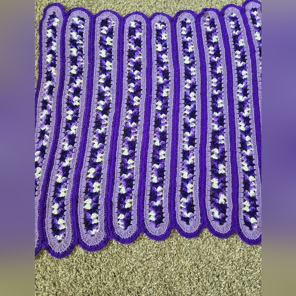 Vintage Handmade Crocheted Baby Blanket Purples-White Unisex 45 X 42 Crib Carry - Picture 8 of 9